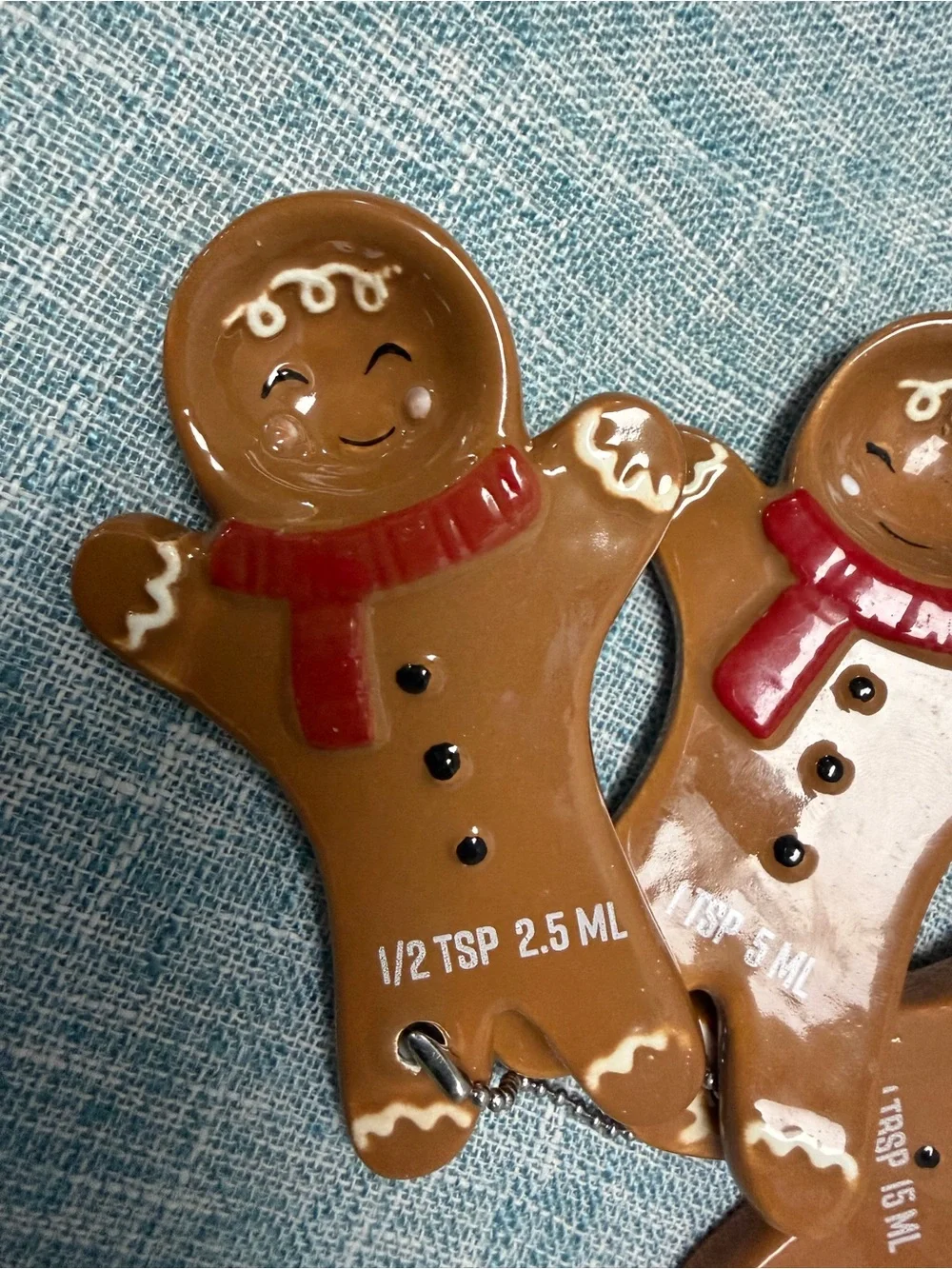 Adorable Gingerbread Man Measuring Spoon Set Ceramic Christmas Kitchen Decor